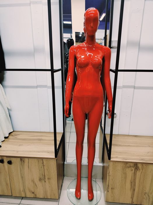 Продам манекены женские