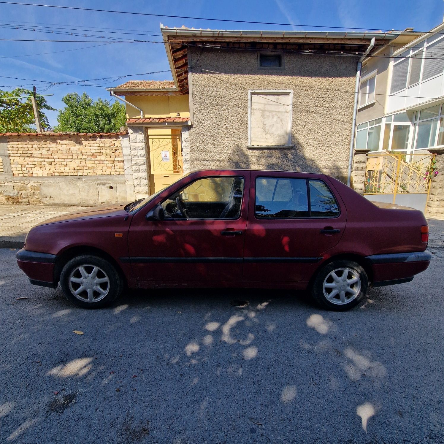 Фолксваген Венто 1.8i