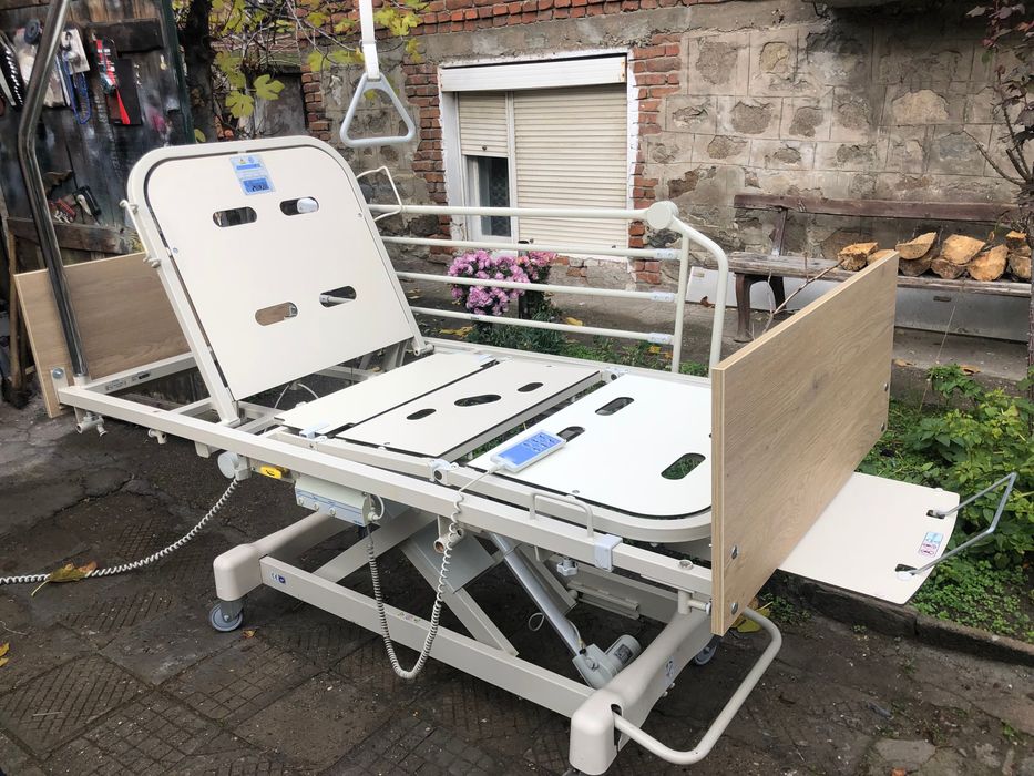 Швейцарско  висококачествено Електрическо болнично легло