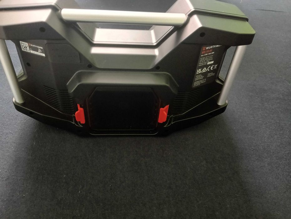 Radio Würth cu Acumulator 5 Ah si Incarcator Mcube Noi