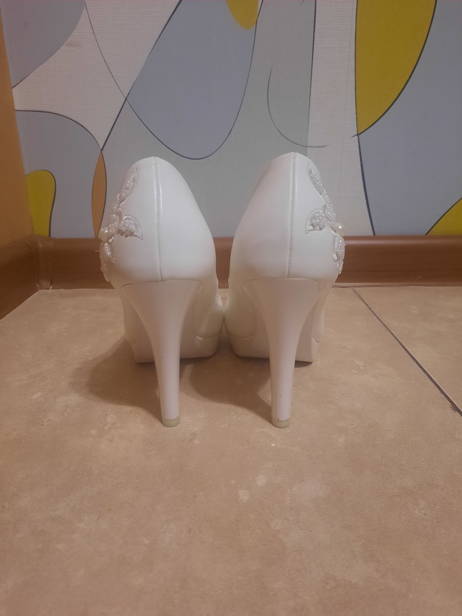 Туфли белые свадебные 35 размер