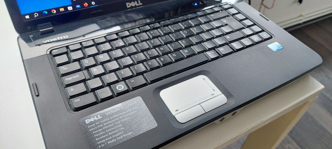 Laptop Dell Vostro 1015, dual core, 4GB RAM, SSD