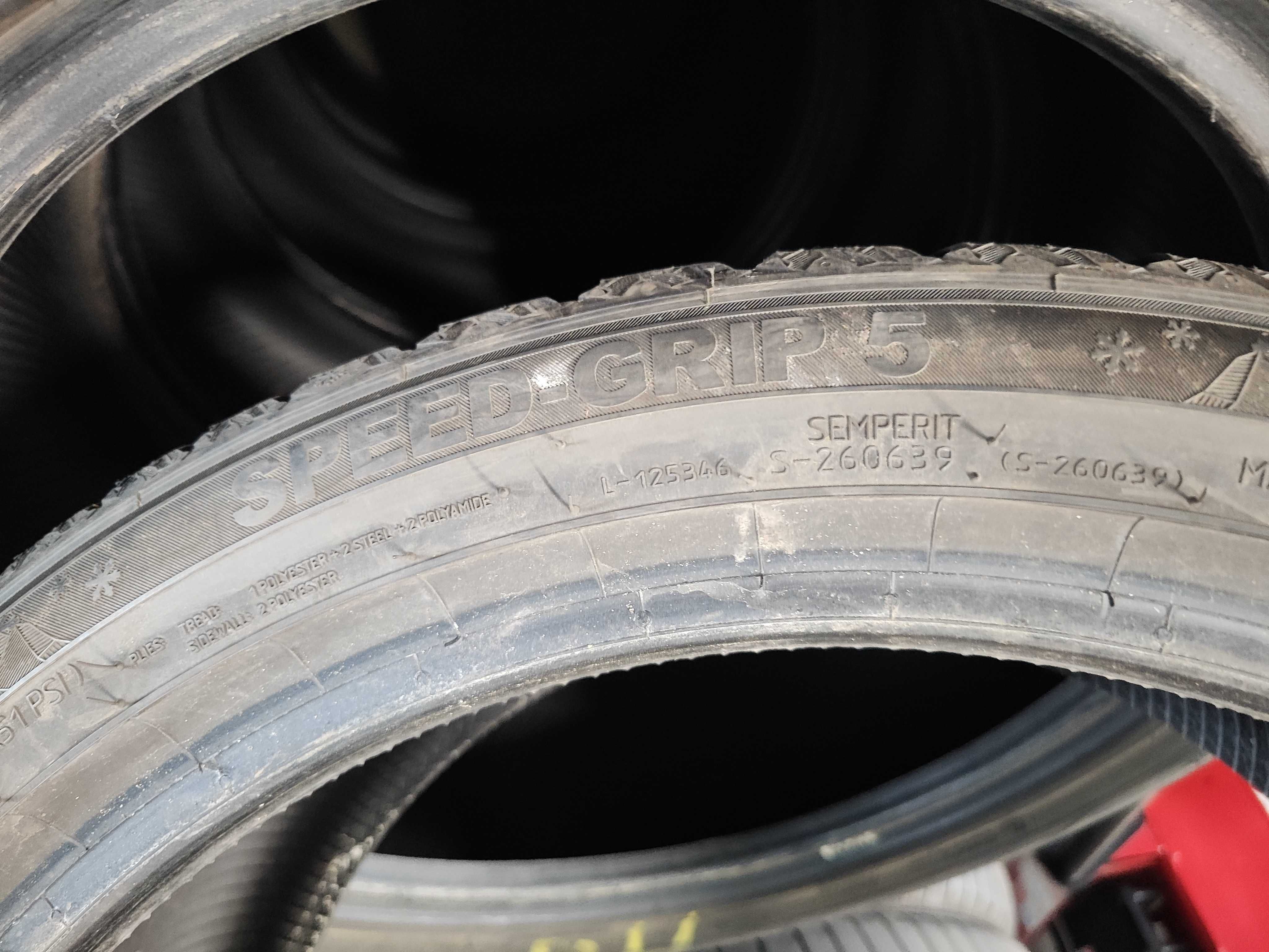 2бр.зимни гуми 225/40/18 Semperit