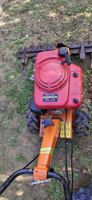 Cositoare iarba automata Honda cu masa de taiere 5 cp 4 timpi