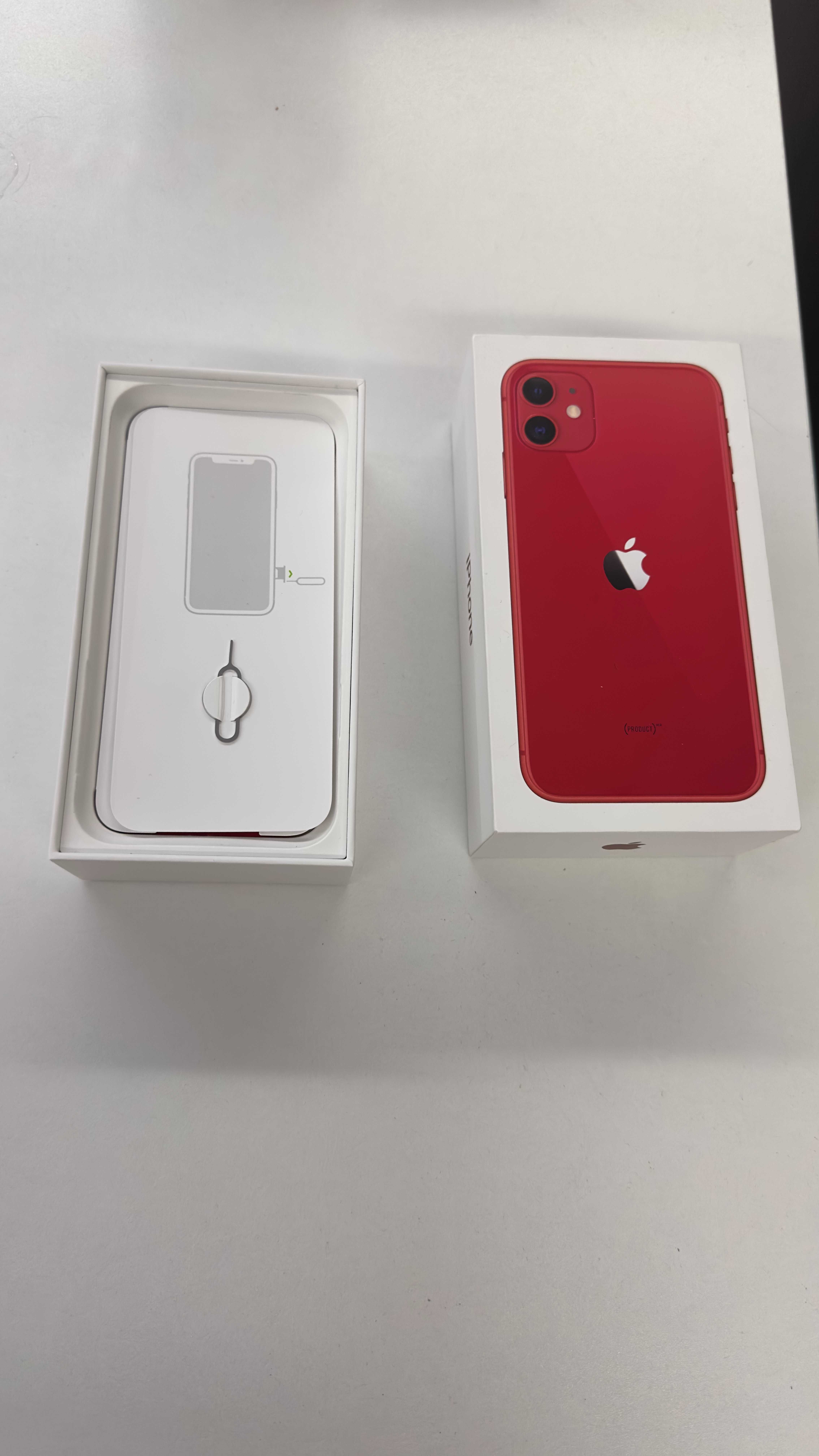 Iphone 11 червен