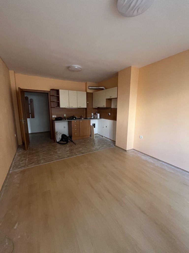 Дава се под наем Двустаен апартамент в София, Люлин 8 - 60 кв.м за 400 € - Снимка #1