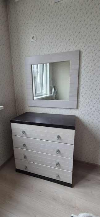 Продам комод и зеркало