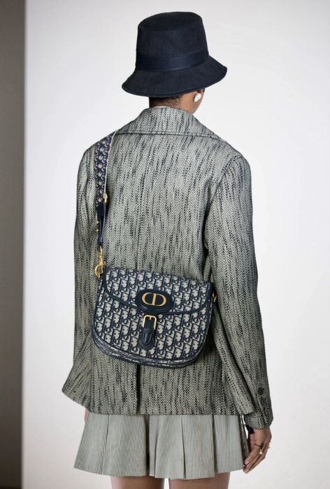 Идеальная Dior Bobby среднего формата