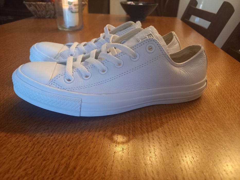 Converse noi marimea 40