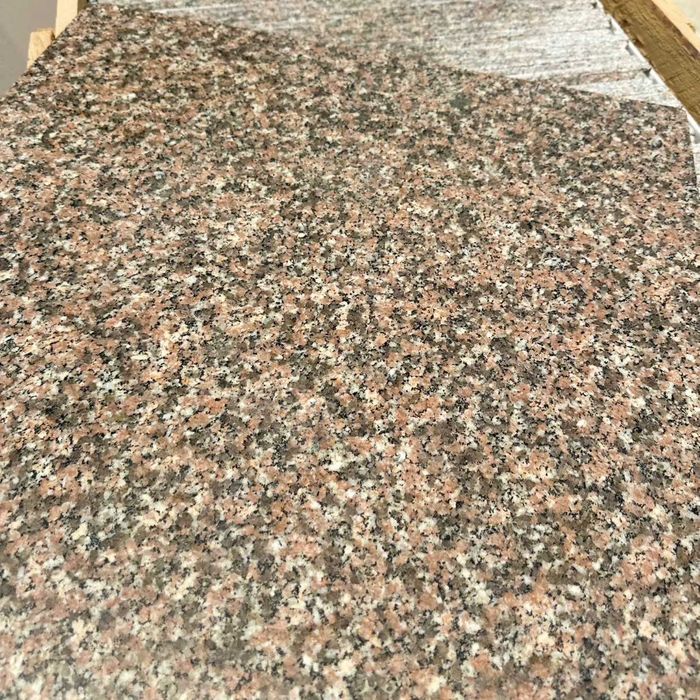 Placaj Granit Natural lustruit - 60x60x1.5 cm Oferta: 109 Lei | MP