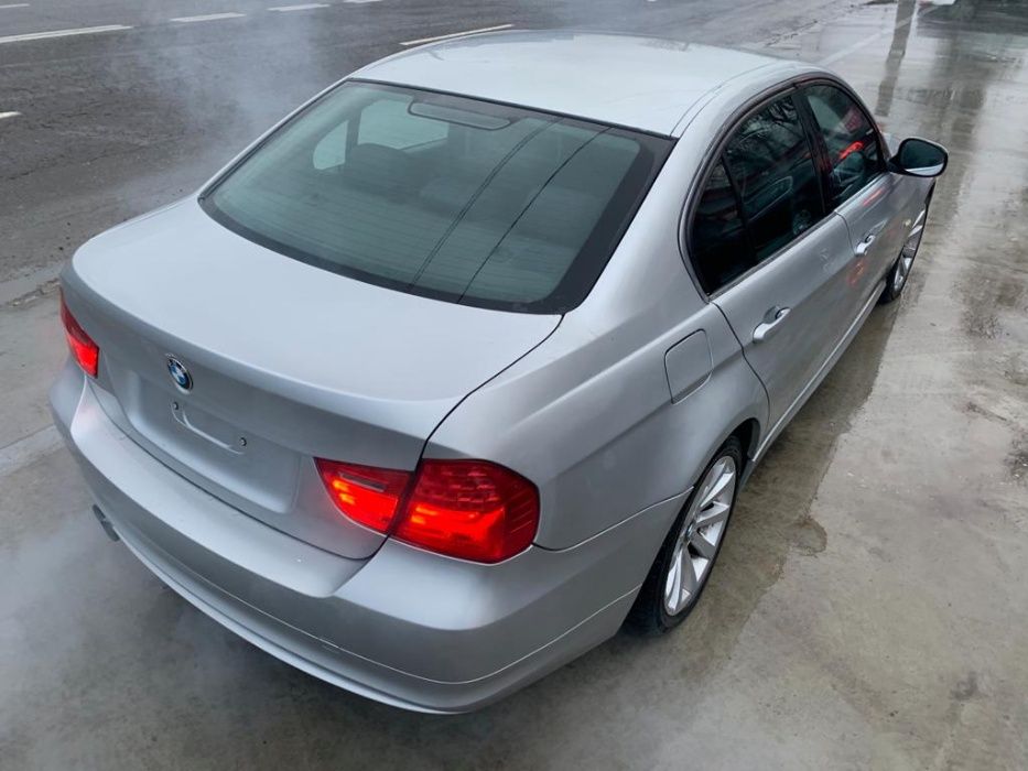 Dezmembrez bmw seria 3 e90 330 d/bmw e90 seria 3/faruri/usi/stop/