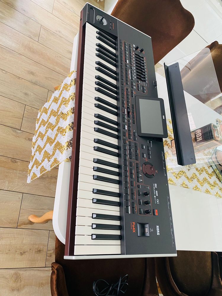 Orga korg pa4x oriental 61 keys