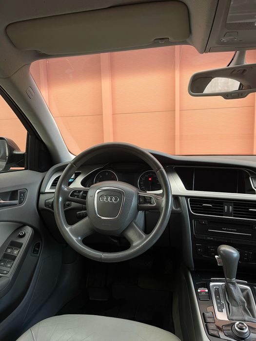 Audi a4 b8 2.0 tdi an 2010