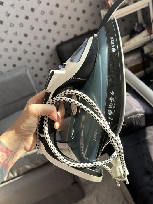 Утюг Vitek в отличном состоянии