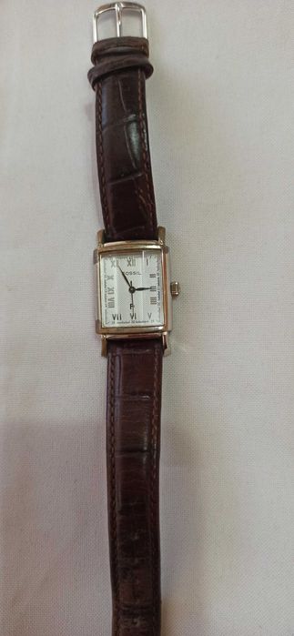 часовник FOSSIL F2- 34 лв и Q & Q  Japan movt 7Т80 на Miyota - 45 лв.