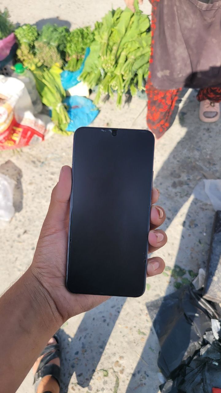 Samsung s 22+ yangi