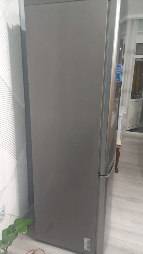 Срочно продам холодильник