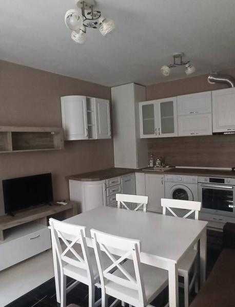 Дава се под наем Тристаен апартамент в Бургас, Лазур - 65 кв.м за 841.5 € - Снимка #1