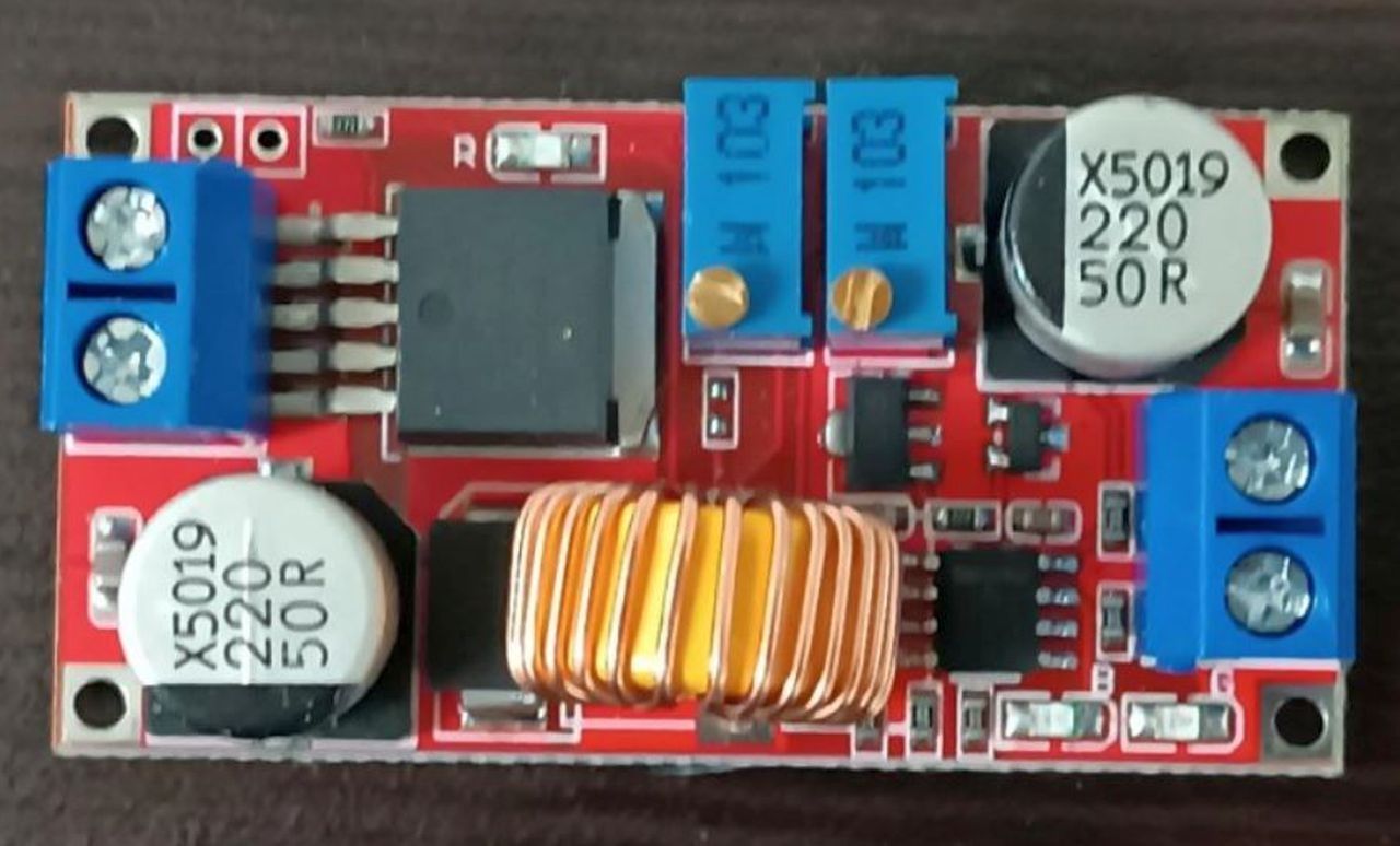 Понижаващ DC за Li-ion батерии, LED фарове и светлини - модул XL4015