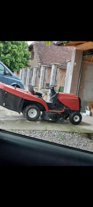 Tractoras de tuns gazon+lamä de zäpadä