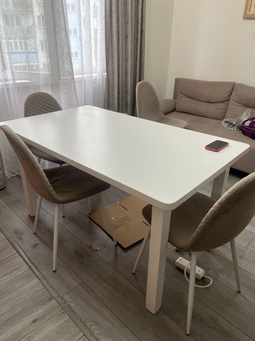 Кухонный стол, в отличном состоянии