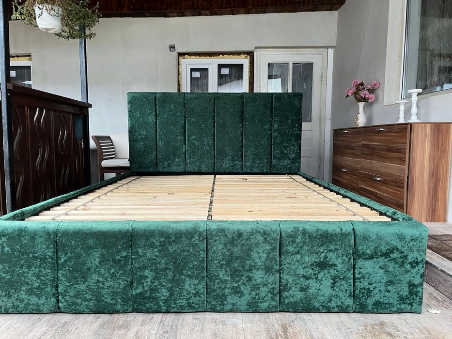 Pat tapitat verde catifea