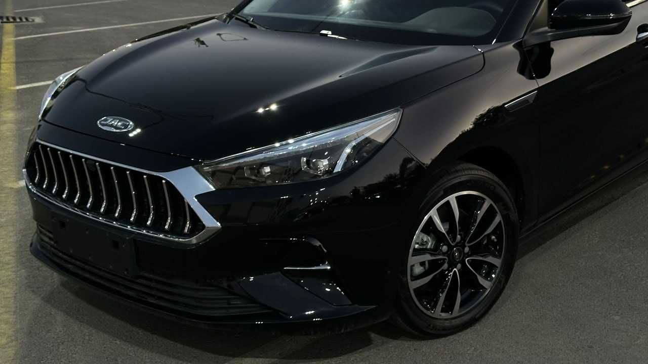 Шаҳарда ҳаракатланишдан завқ олишни хоҳлайсизми  JAC J7 айнан сиз учун