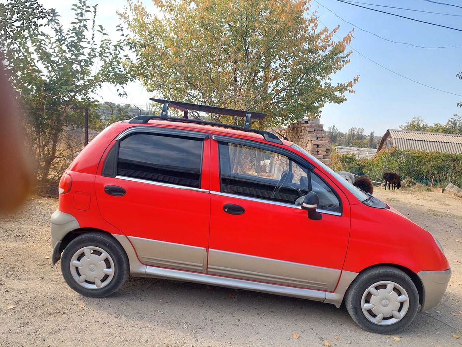 Матиз красного цвета