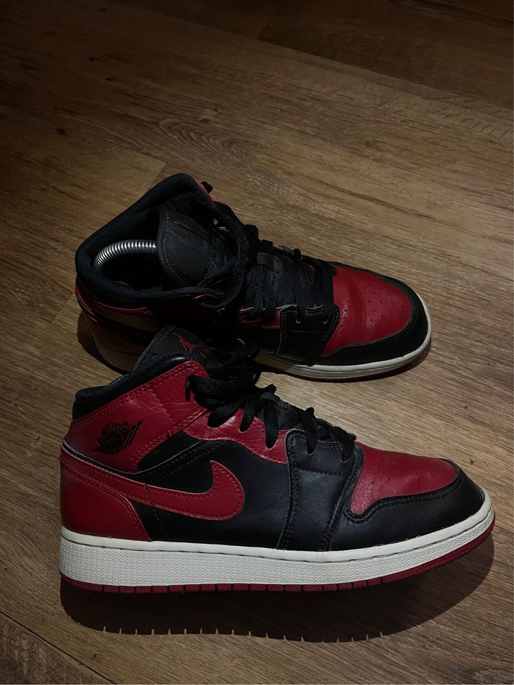 Jordan 1 Mid Banned