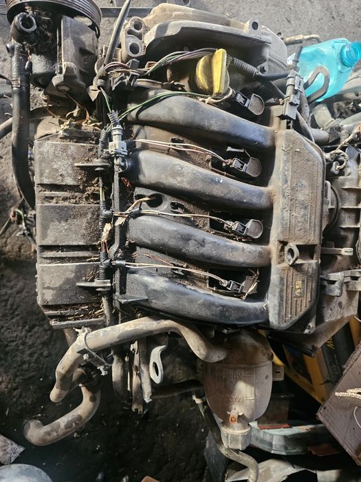 Chiulasa completa dacia logan 1.6 16valve