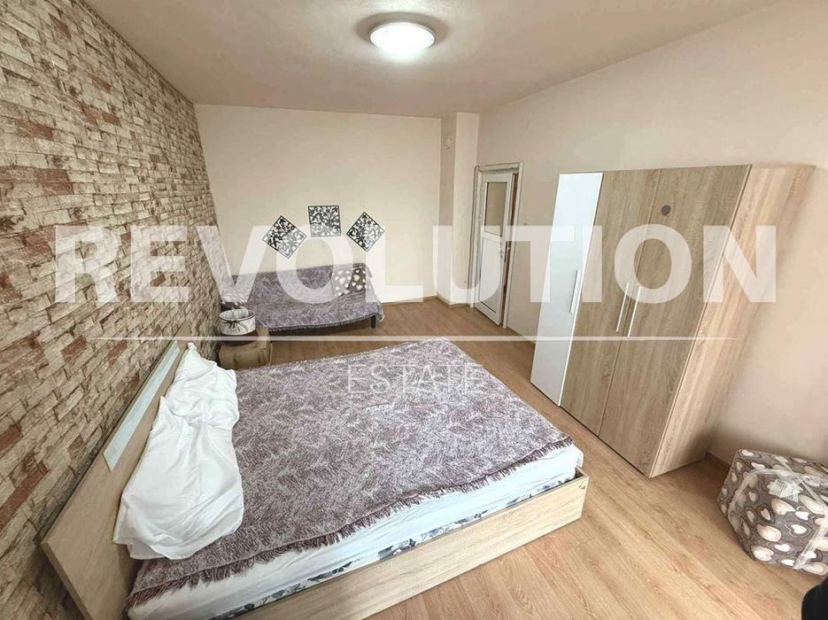 Двустаен апартамент в района на Център !