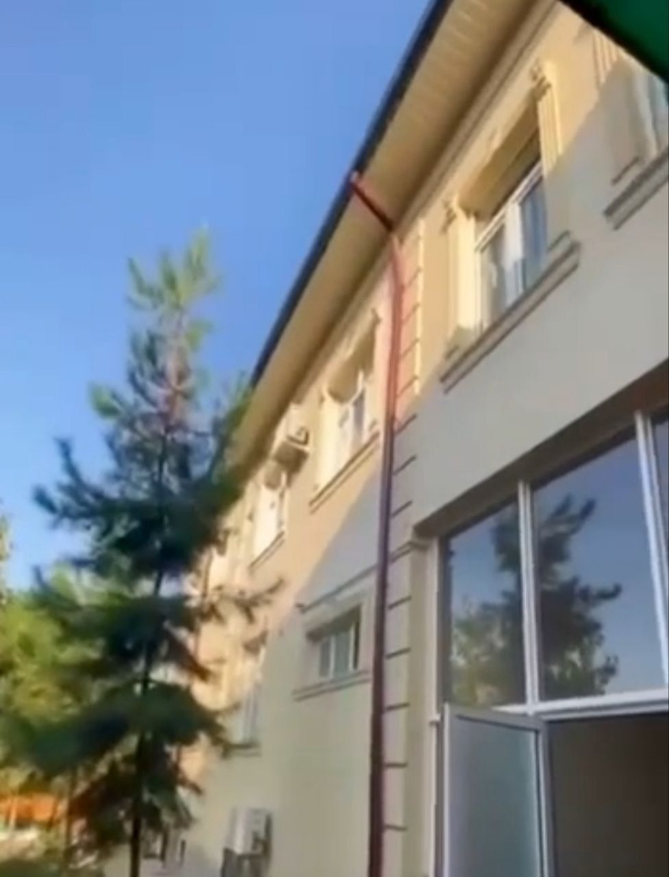 Продается дом 
на Глинке / Ивлева

6 соток, 14 комнат, 8 санузлов
Обща