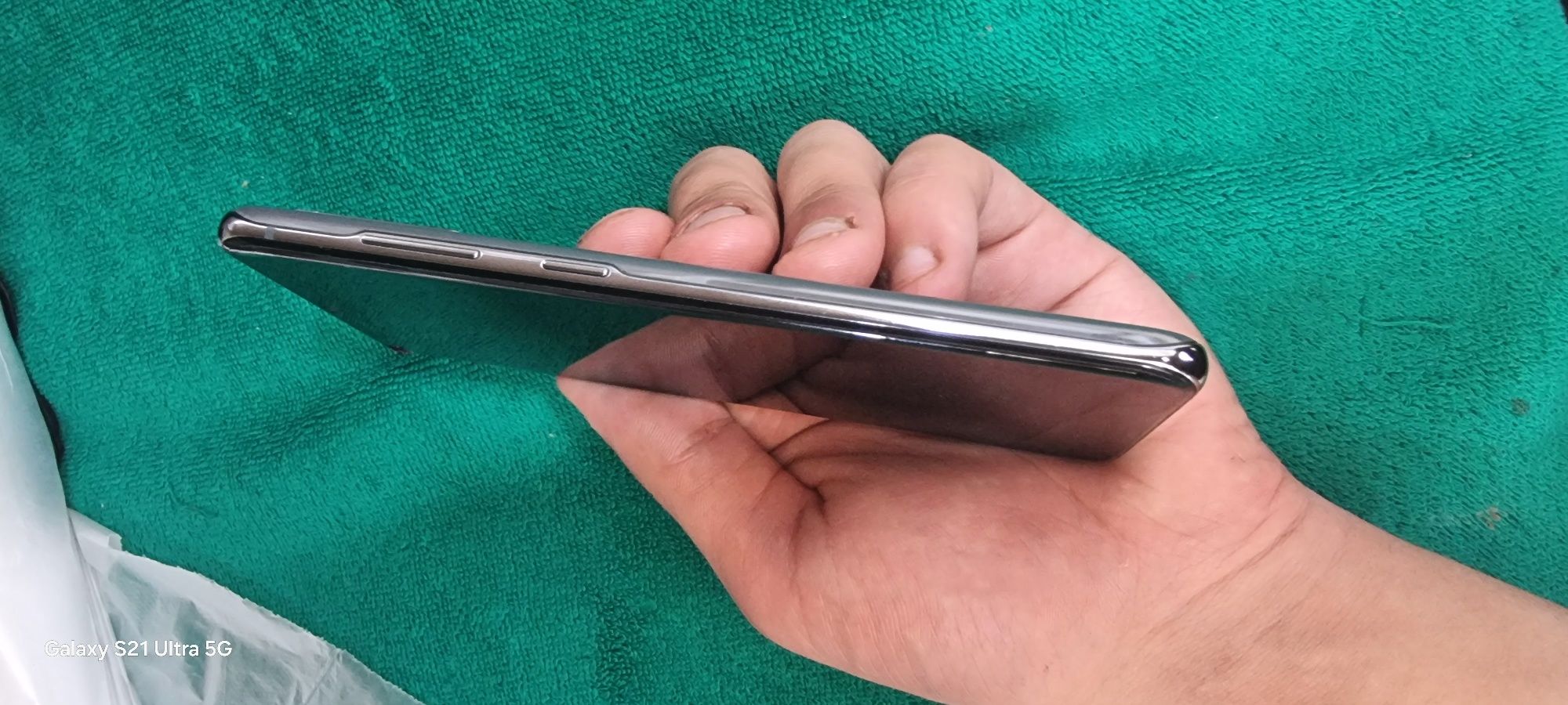 Samsung s20  5g 8/128 holati zor umuman aybi yo ozim ishlatganman