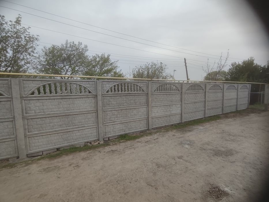 Уй участкаси билан сотилади.