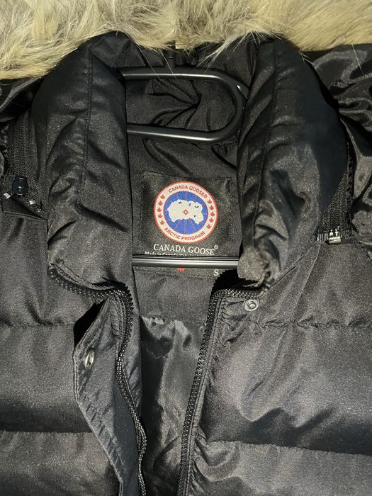Vand geaca de iarna Canada Goose puf femei