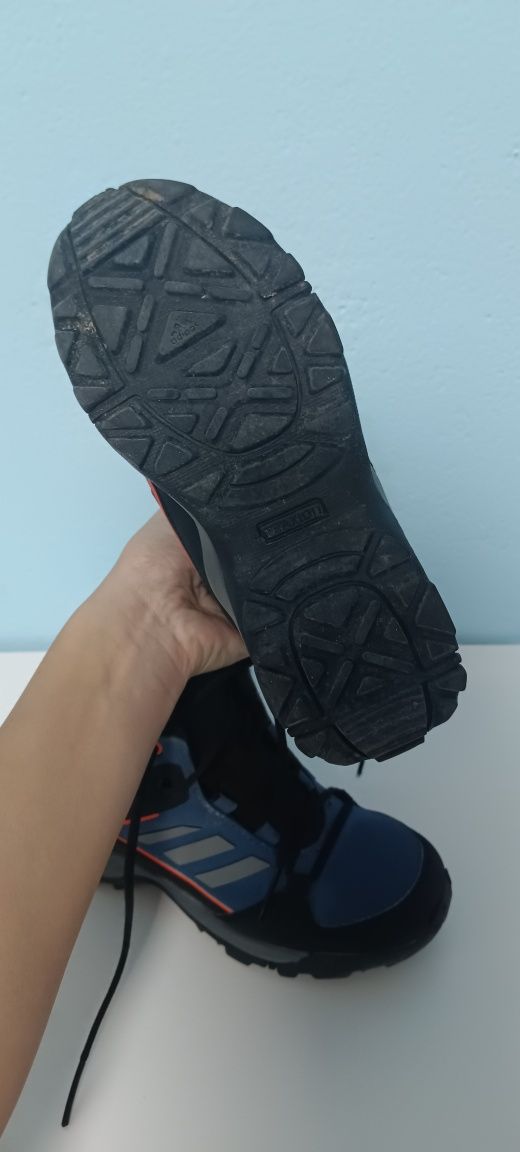 Детски боти на Adidas Terrex