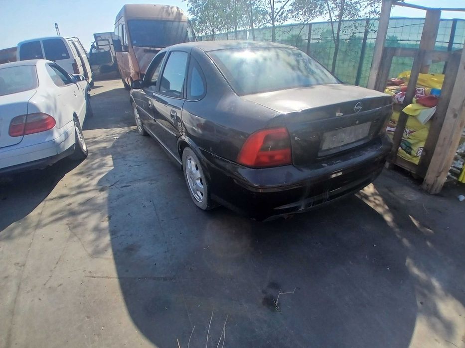 Dezmembram opel vectra b
