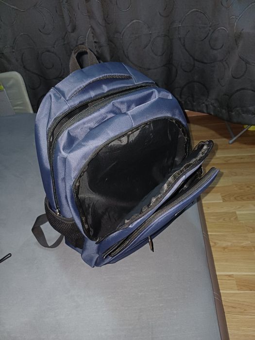 Geanta pentru laptop în stare frt bună
