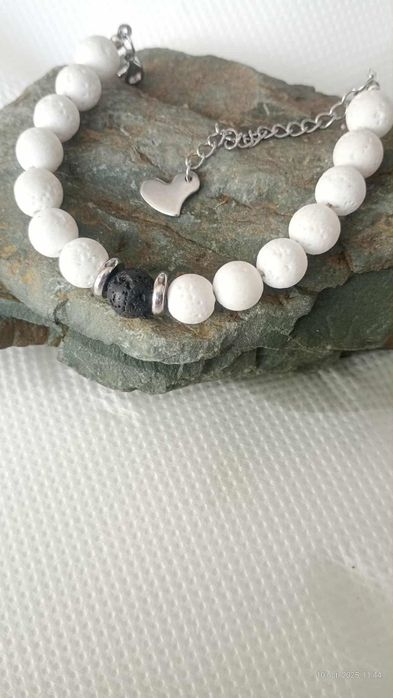 Brătară din piatră vulcanica