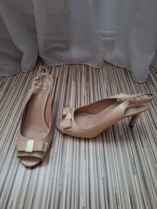 Sandale piele Salamander marime 38.