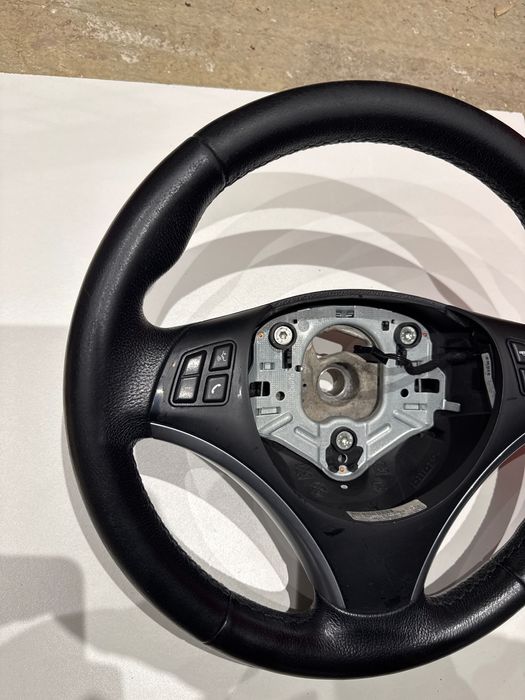 BMW E90/91/ кожен волан БМВ Е90/91