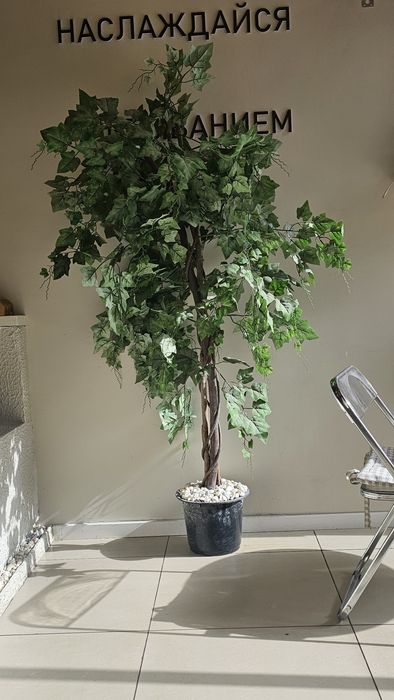 Продам декоративное  искусственное дерево