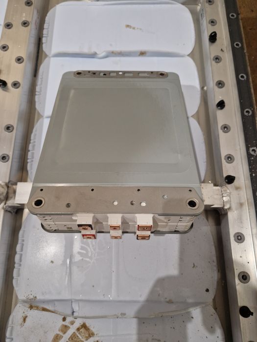 Acumulatori (BATERIE) panouri fotovoltaice   16v , 199 AH, 1670 wh ,mo