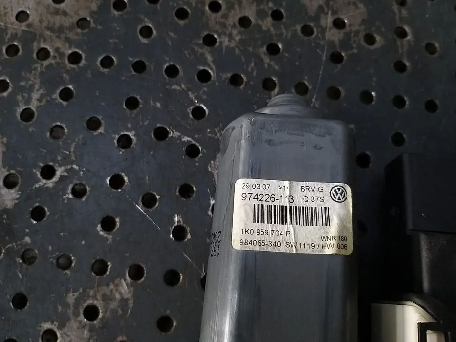 Motoras macara dreapta spate vw passat b6 3c 960092100 7746019700 973622106 974226113 1k0959704p