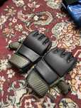 Manusi MMA Outshock