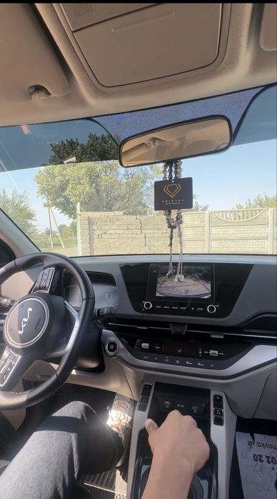 Srochno sotiladi KIA CARENS 2024