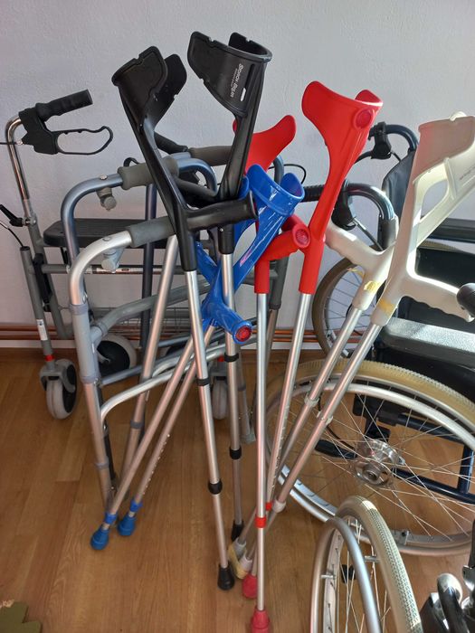 cârje rolator mergător cadru bătrâni,cadru,carucior wc,Vital carbon