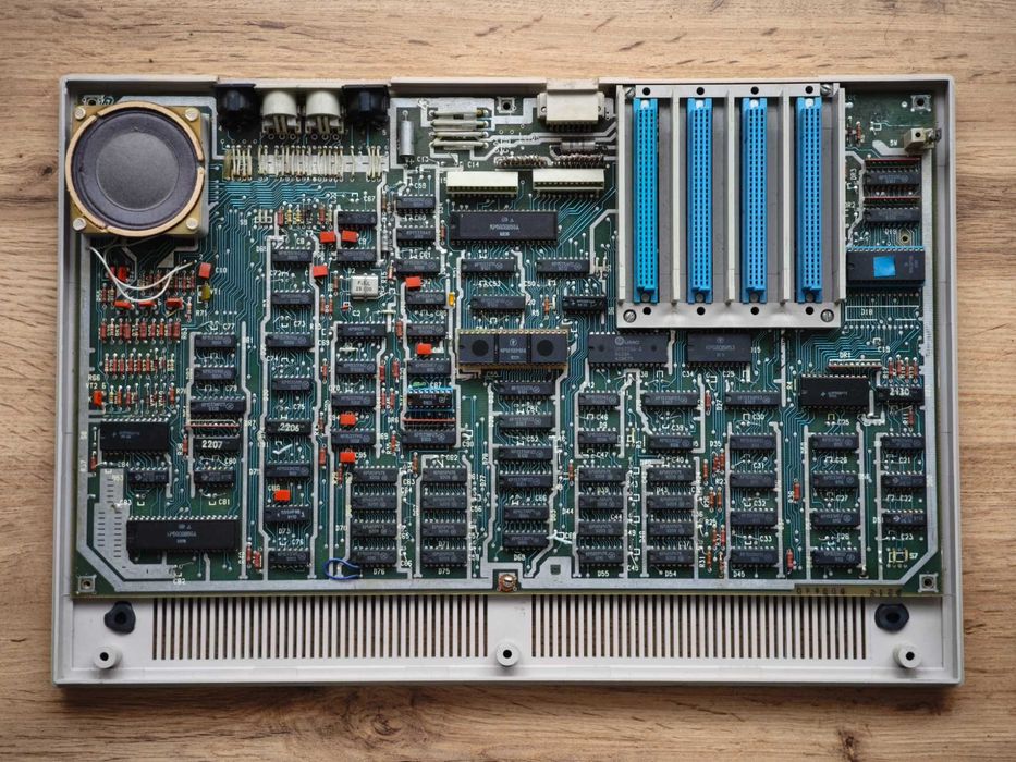 Calculator sovietic Poisk (IBM PC XT) cu unitate de alimentare, MS-DOS
