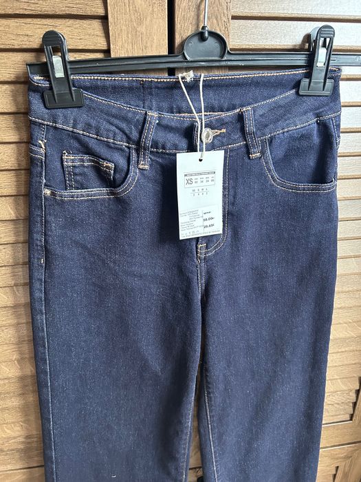 Дънки в цвят индиго