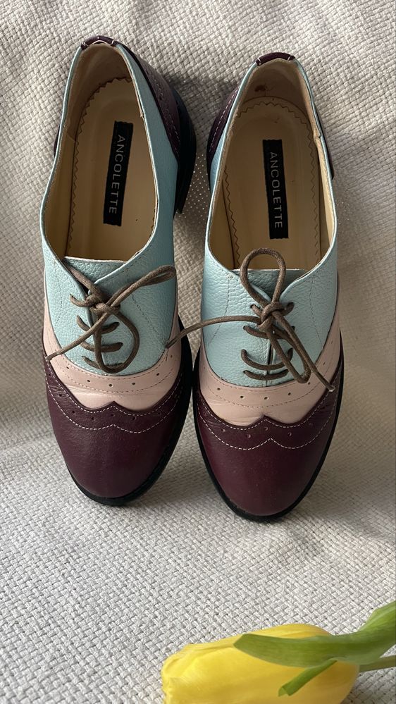 Vand pantofi Oxford Dama, stare excelenta!
